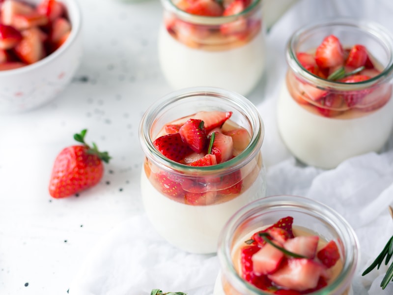 Berries Delight (Seasonal Fruits)